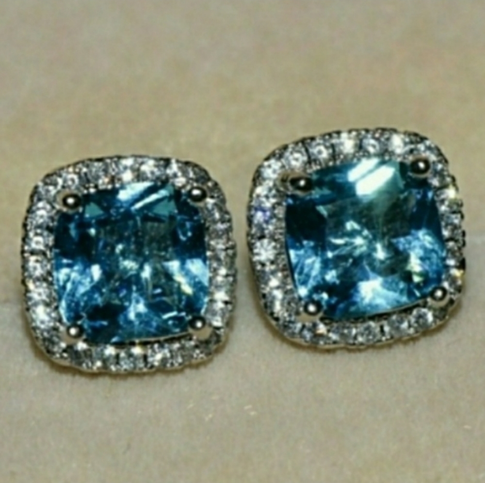 2/5🎉HP🎉🎀Stunning Aquamarine Stud - Picture 3 of 5
